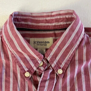St.john’s bay size large it is missing the last button but it in good condition